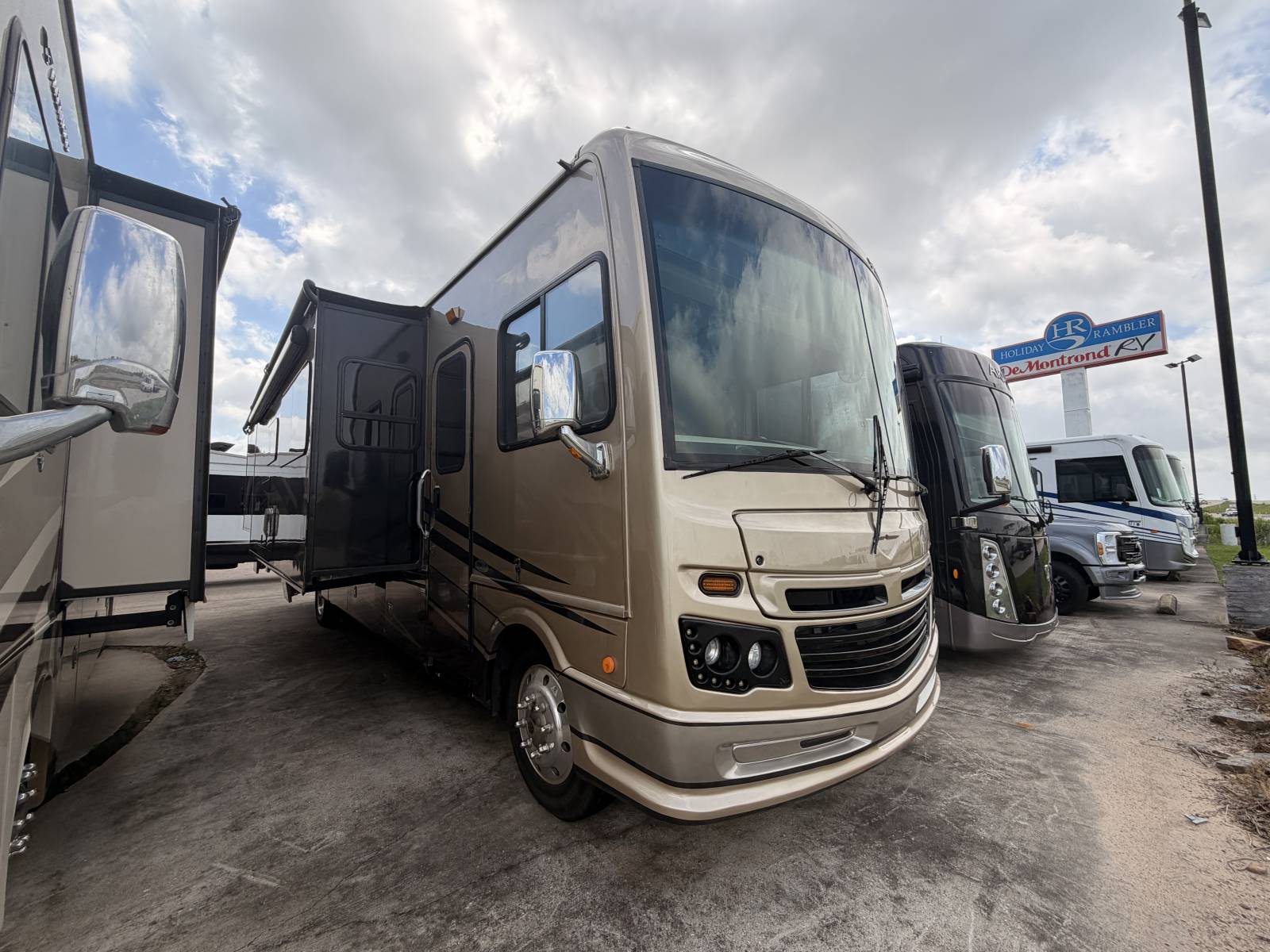 2018 Fleetwood Bounder 35P Class A Motorhome - DeMontrond RV