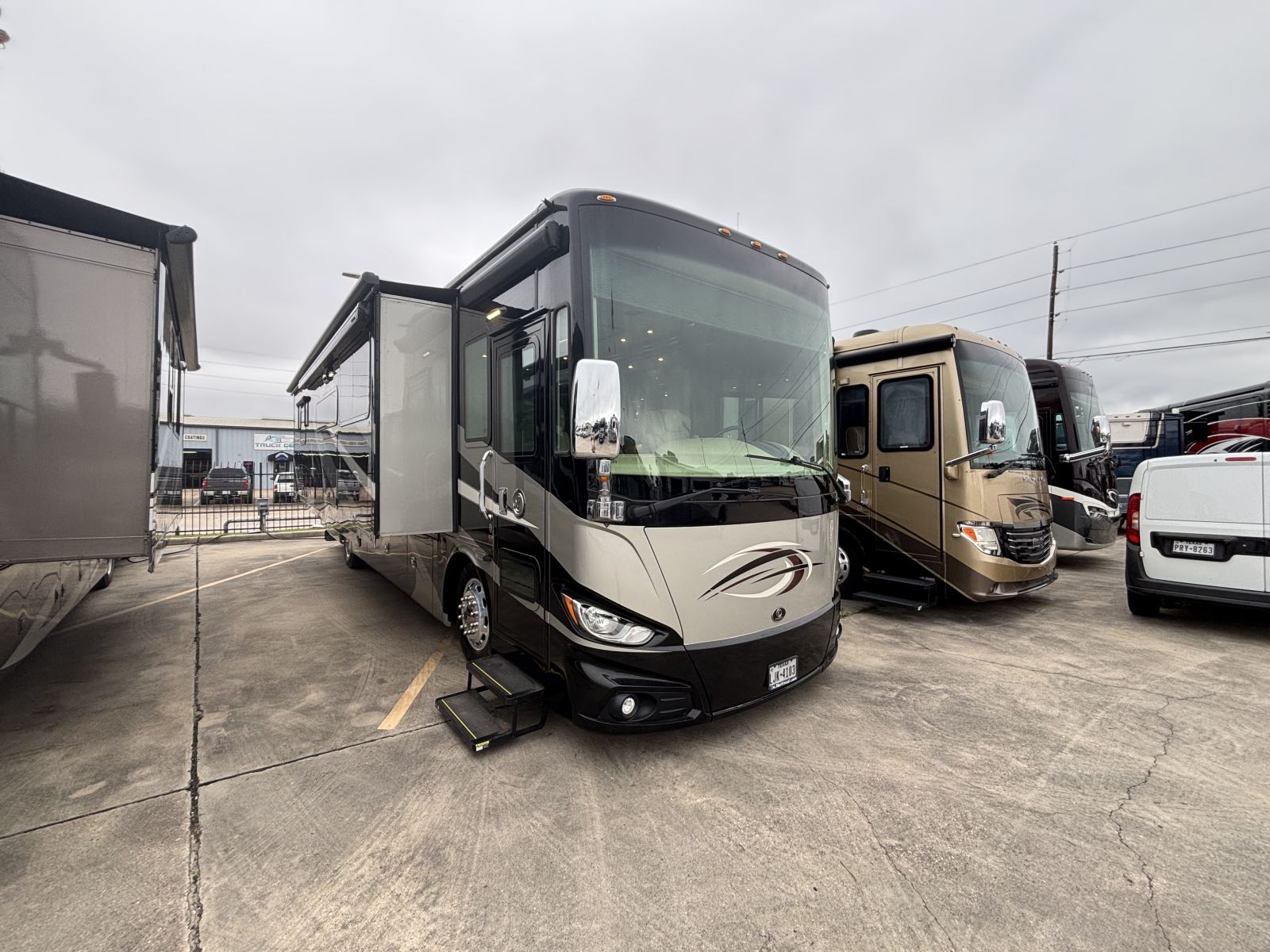 2019 Tiffin Motor Homes PHAETON 37BH