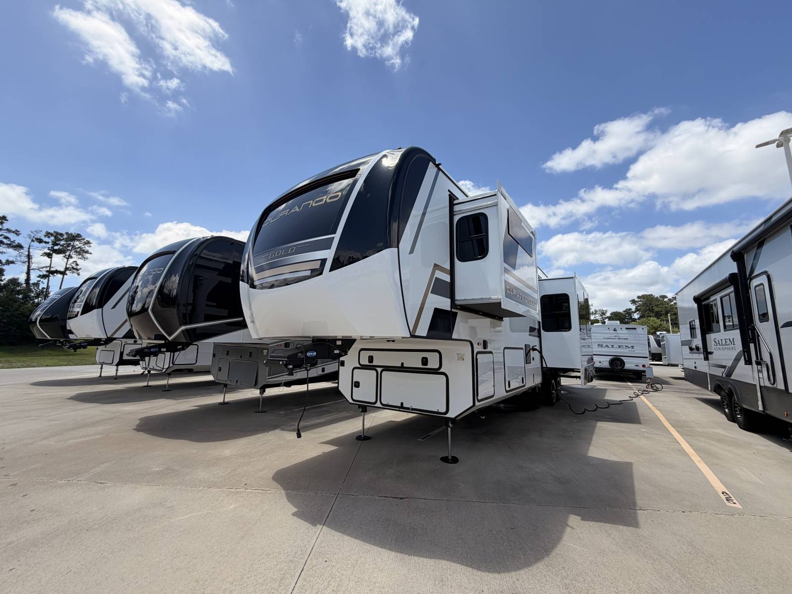 2027 Kz-rv Inc DURANGO GOLD 390MLQ - DeMontrond RV