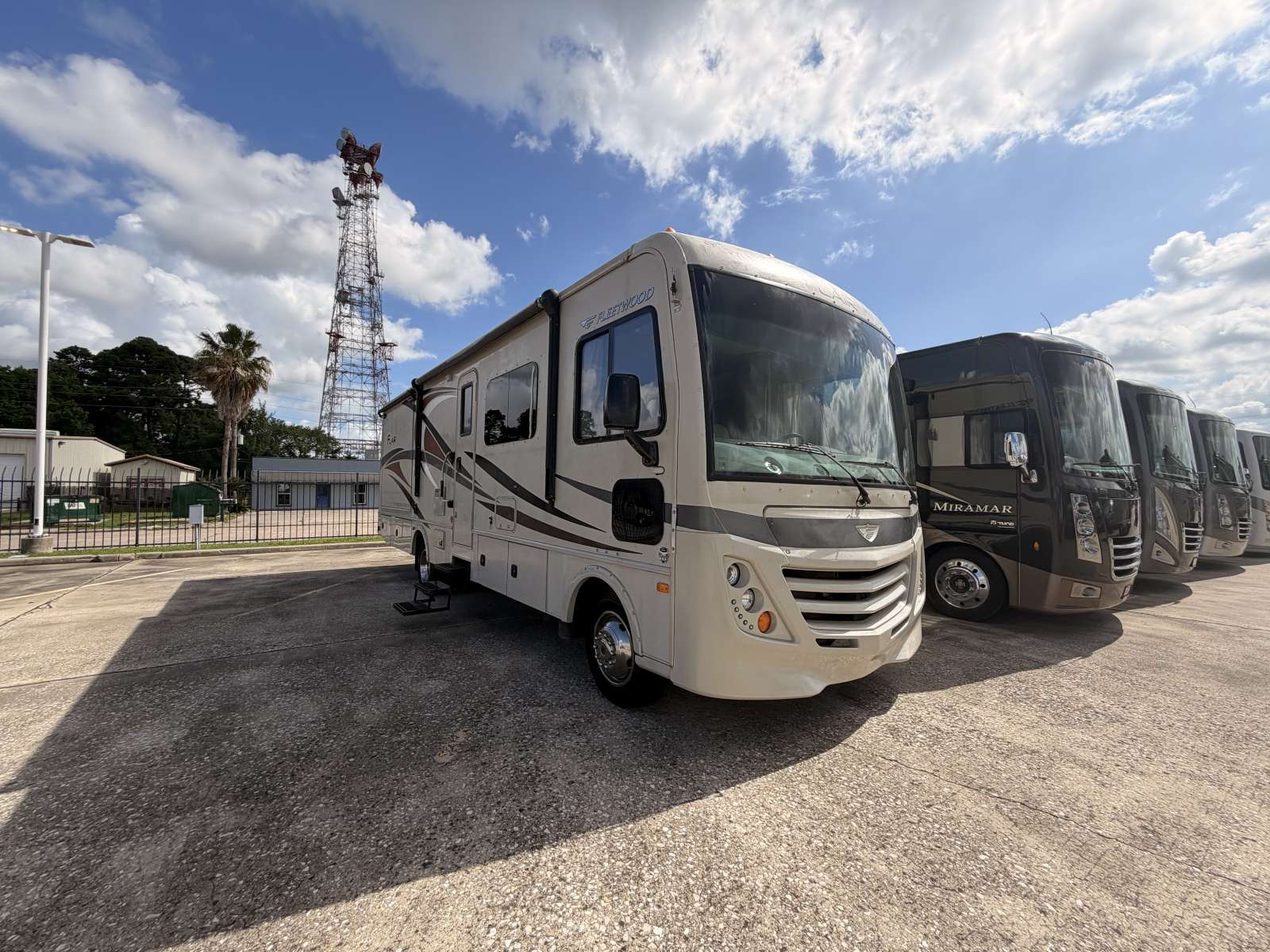 2016 Fleetwood FLAIR 30U