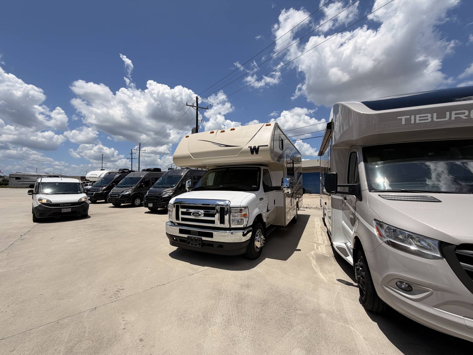 2025 Winnebago MINNIE WINNIE 22R