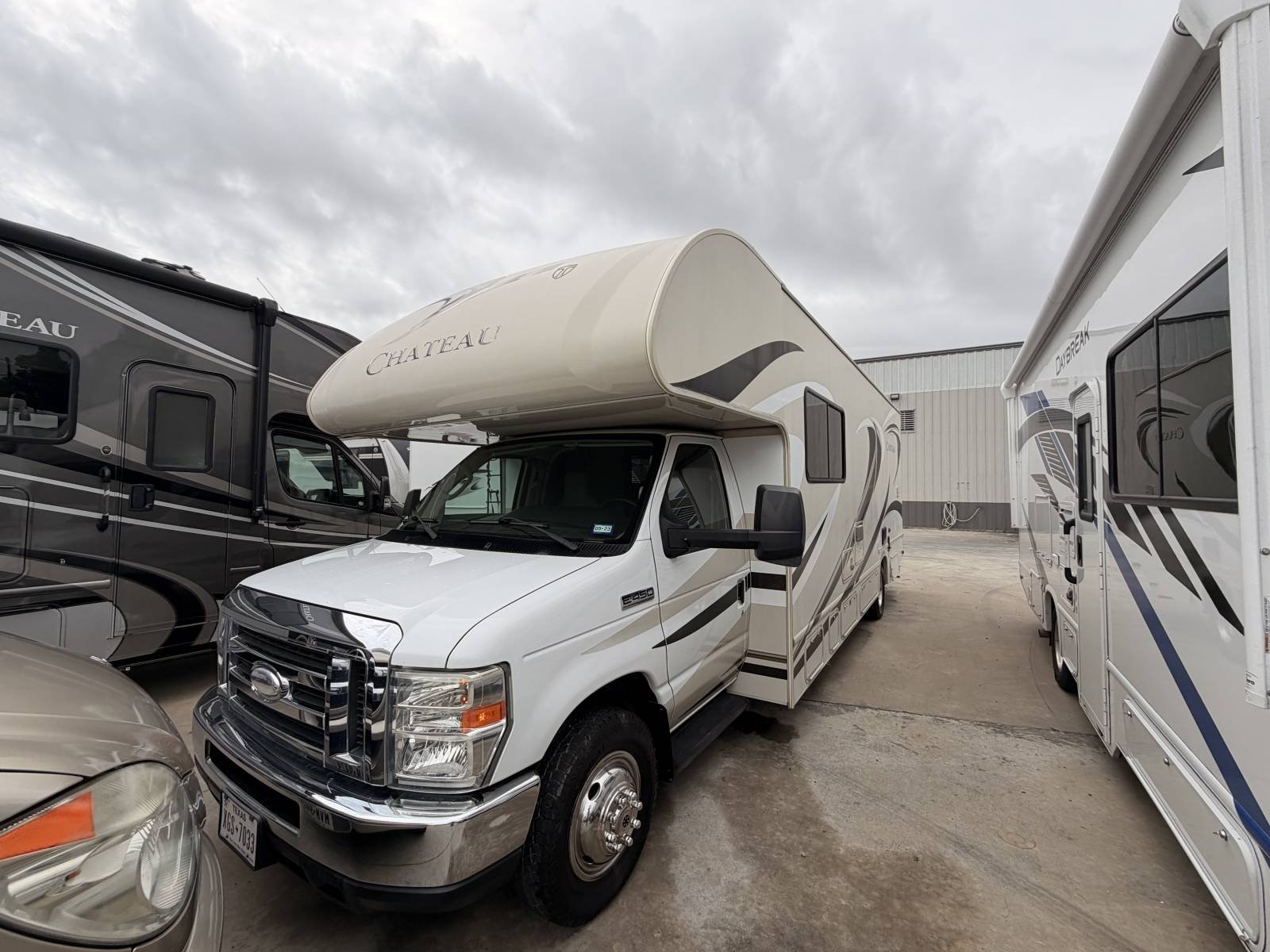 2015 Thor Motor Coach CHATEAU 28F