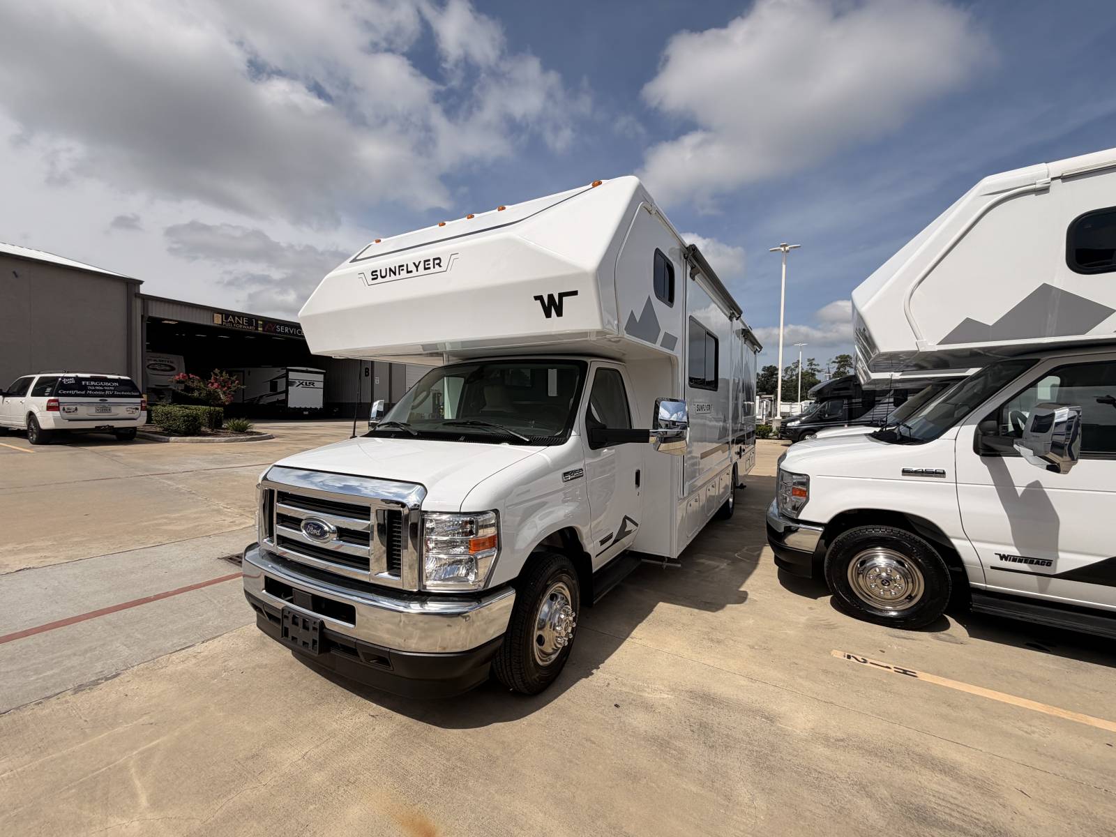 2027 Winnebago SUNFLYER 26FE