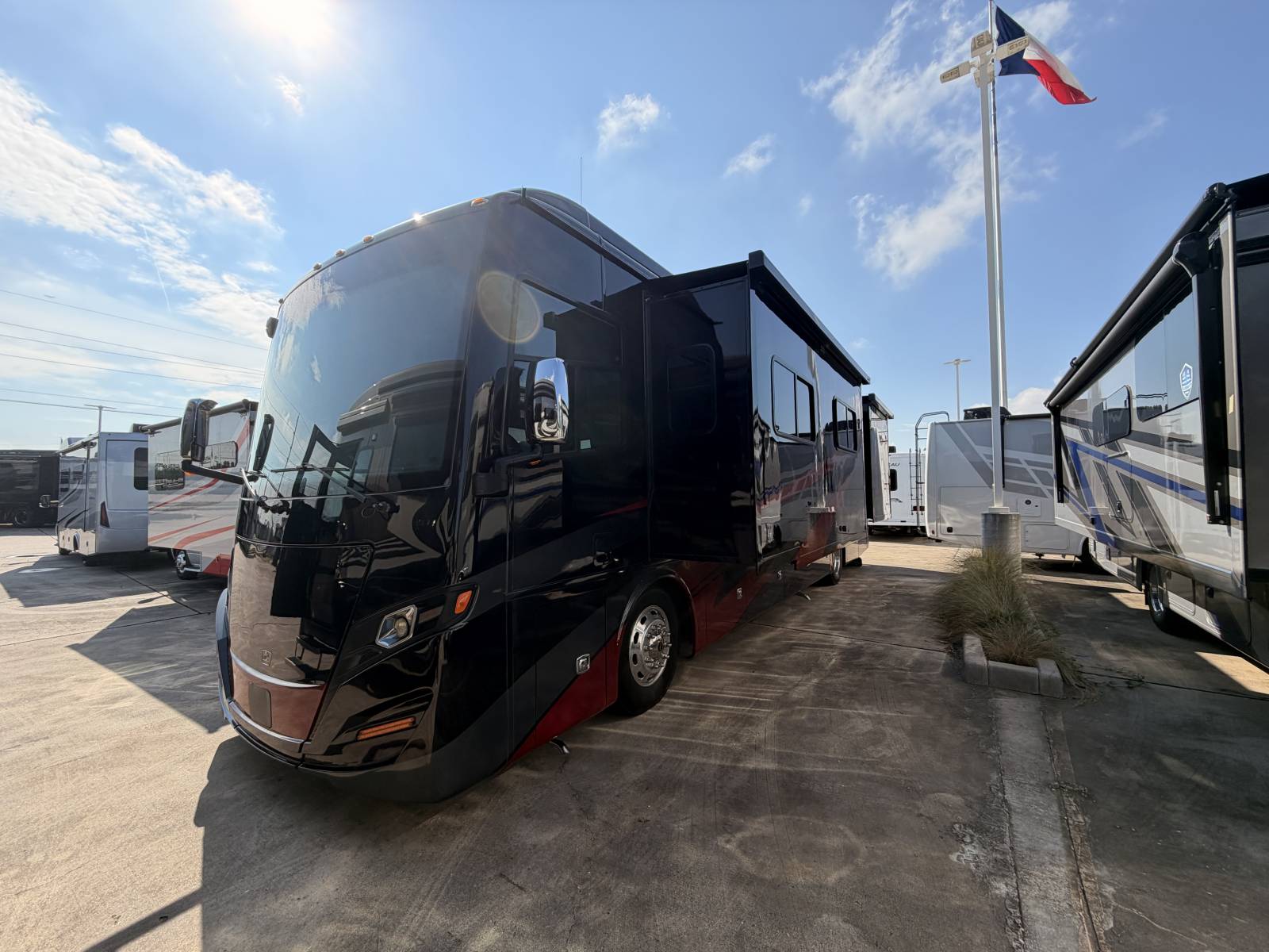 2022 Tiffin Motor Homes ALLEGRO RED 38KA