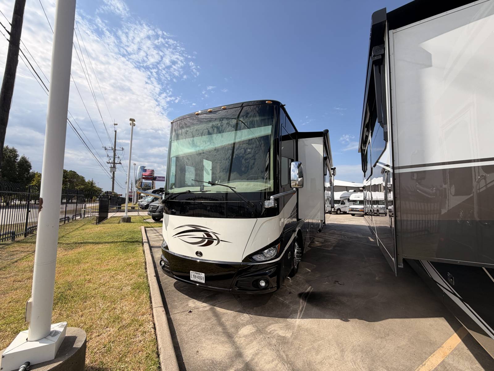 2019 Tiffin Motorhome Phaeton 44OH