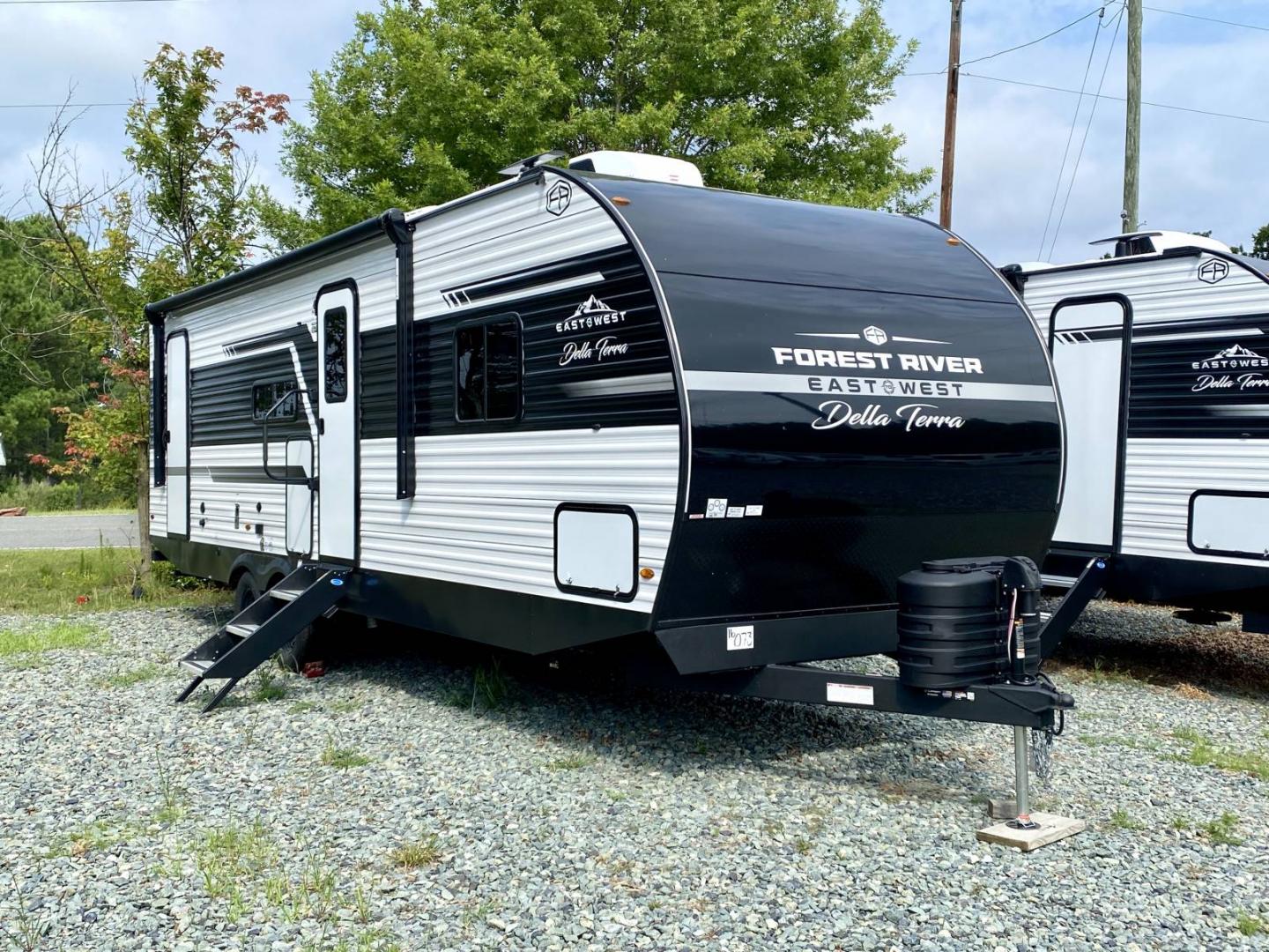 NEW 2026 East to West, Inc. Della Terra 275BH - D & H RV & Marine