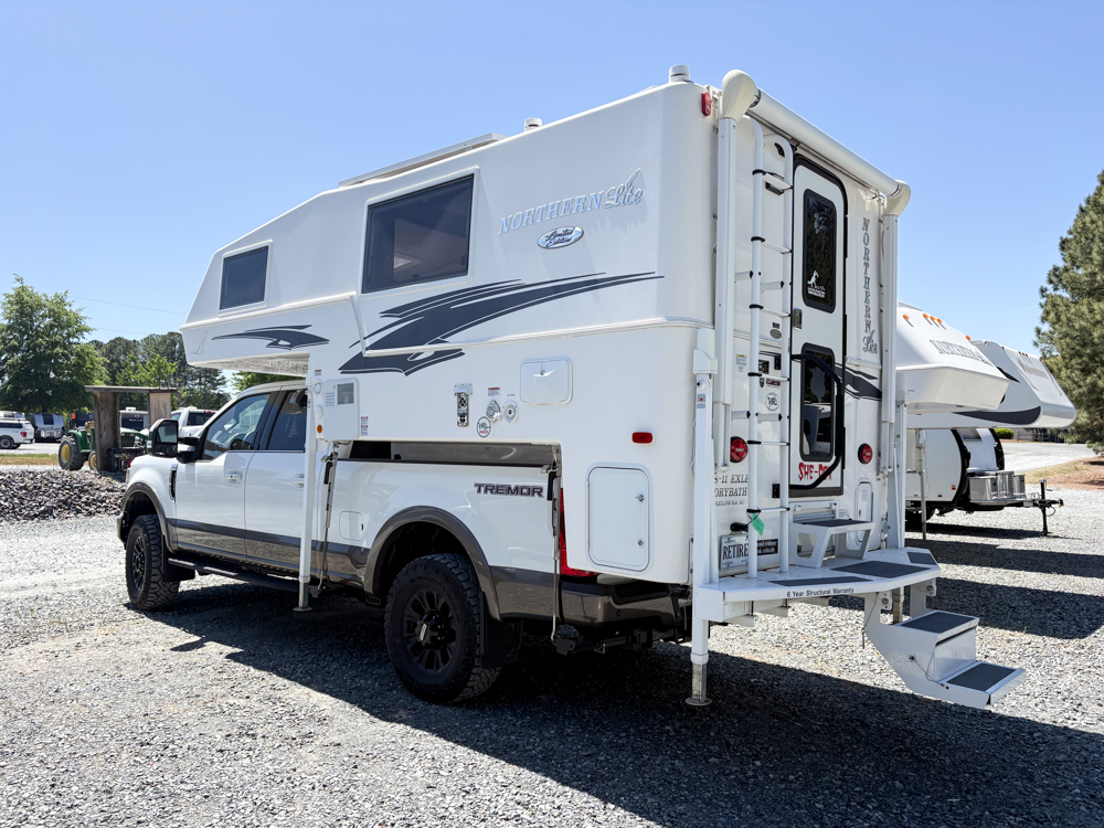 Used 2022 Northern Lite Limited Edition 8-11 EXLEDB U-Shape Dinette - D & H RV & Marine
