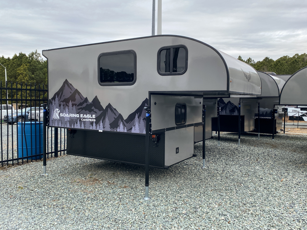 NEW 2025 Soaring Eagle ADLAR 8.0XLS - D&H Truck Camper Emporium