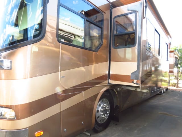 USED 2003 Holiday Rambler Navigator 45PBDD - Freedom RV