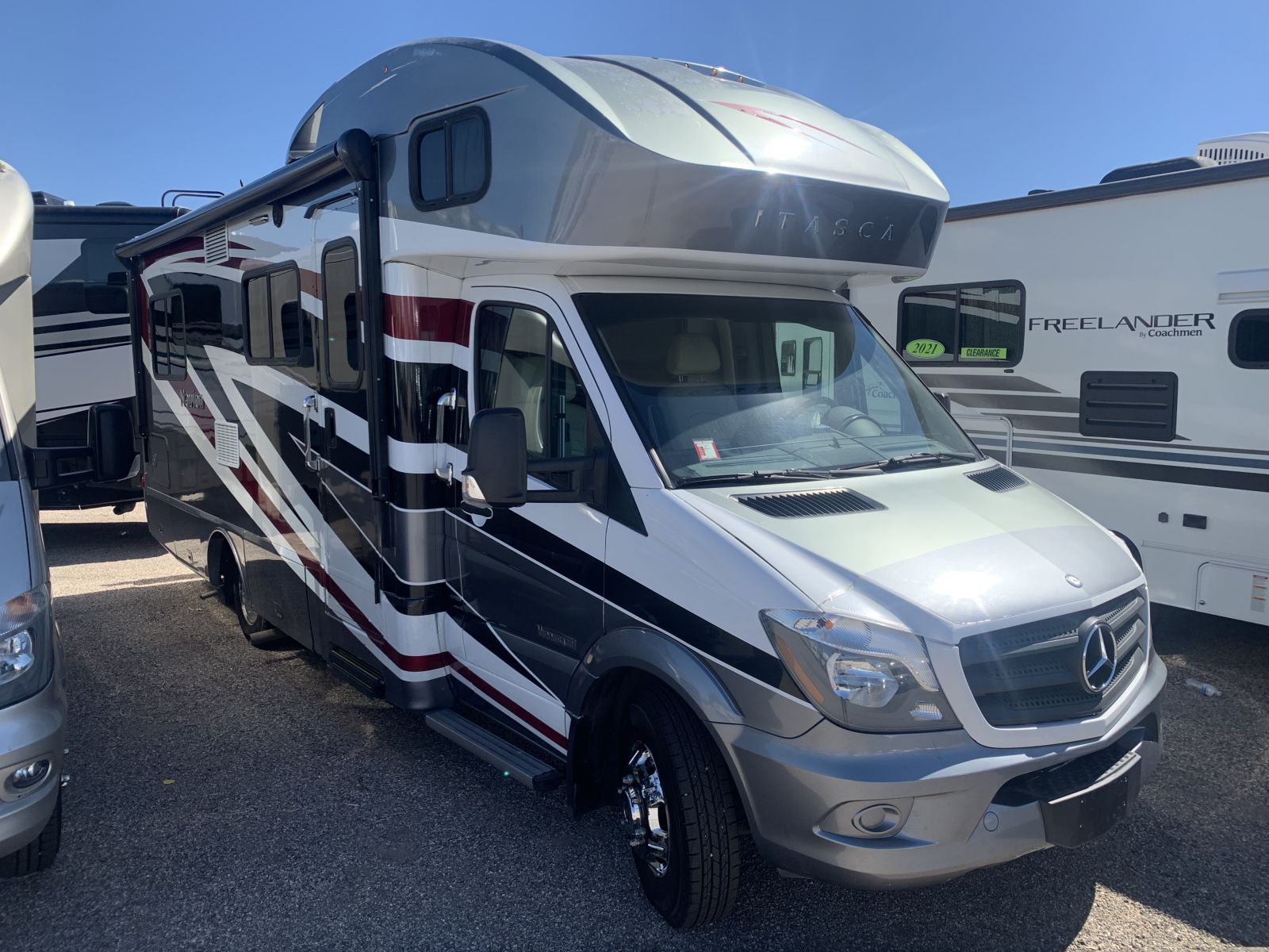 USED 2015 Winnebago Navion 24V - Freedom RV