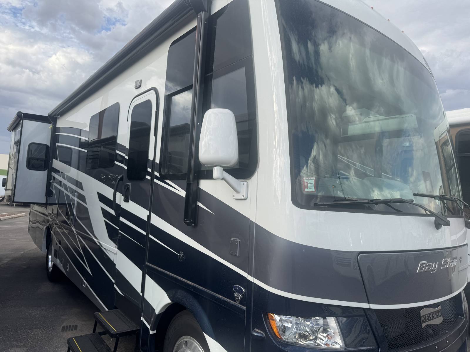 New 2026 Newmar Bay Star 3114 - Freedom RV