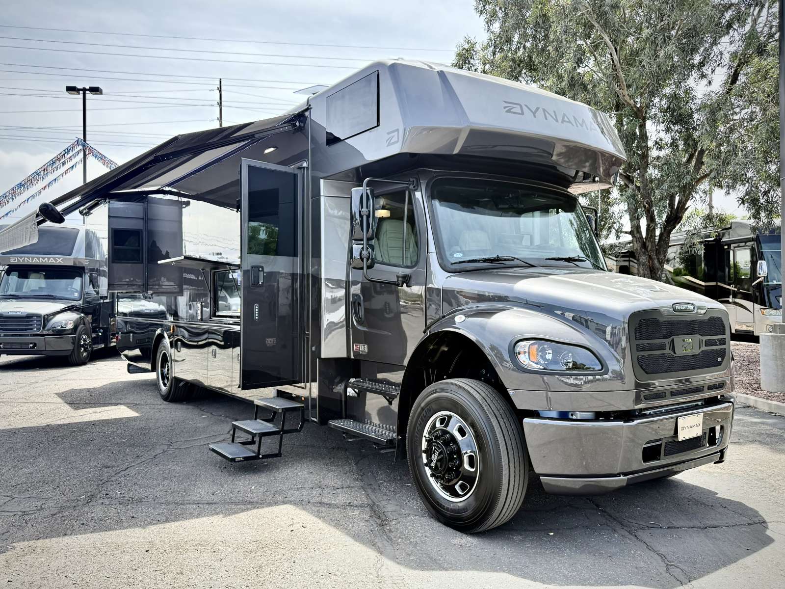 New 2026 Dynamax Europa 34SS - Freedom RV
