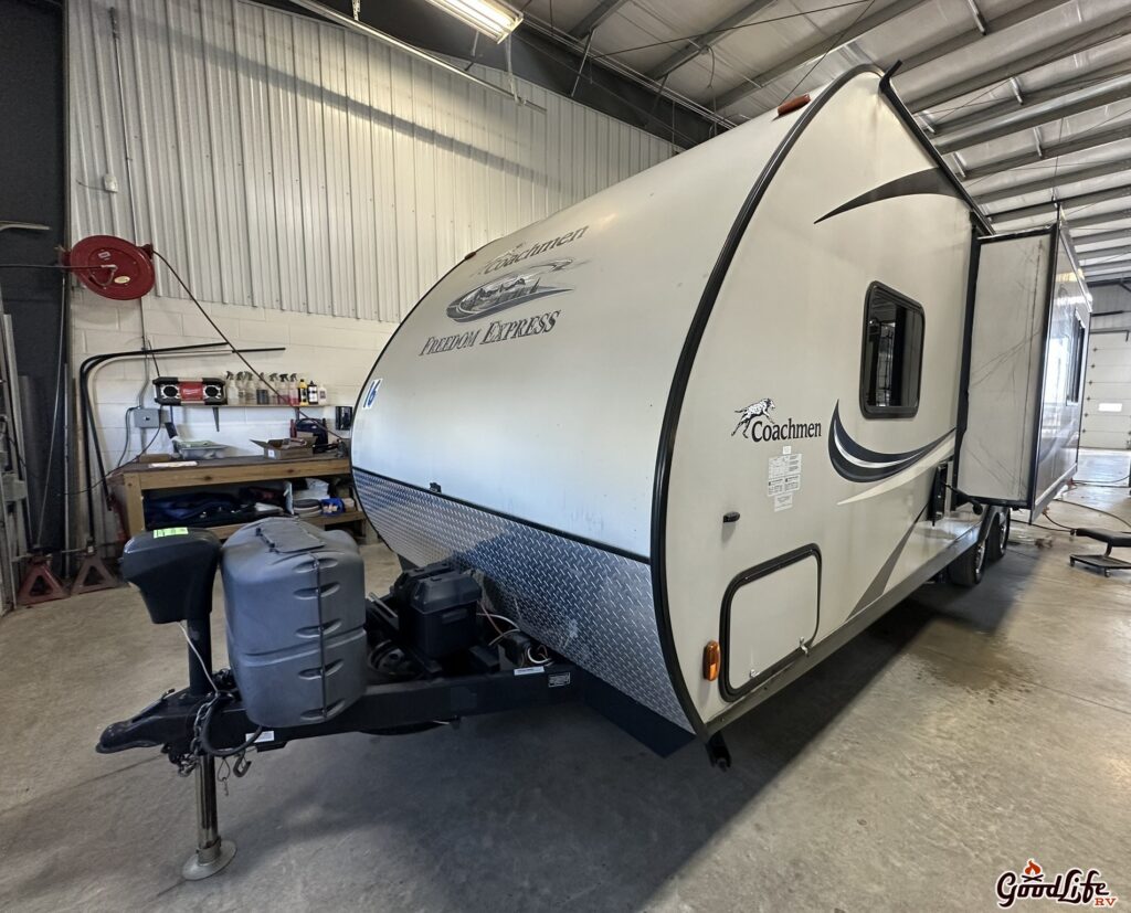 2016 Coachmen Freedom Express Ultra-Lite 246RKS