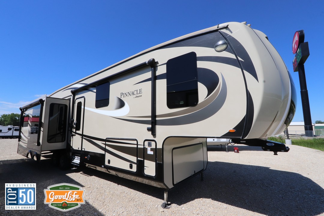 2017 Jayco Pinnacle 36RSQS