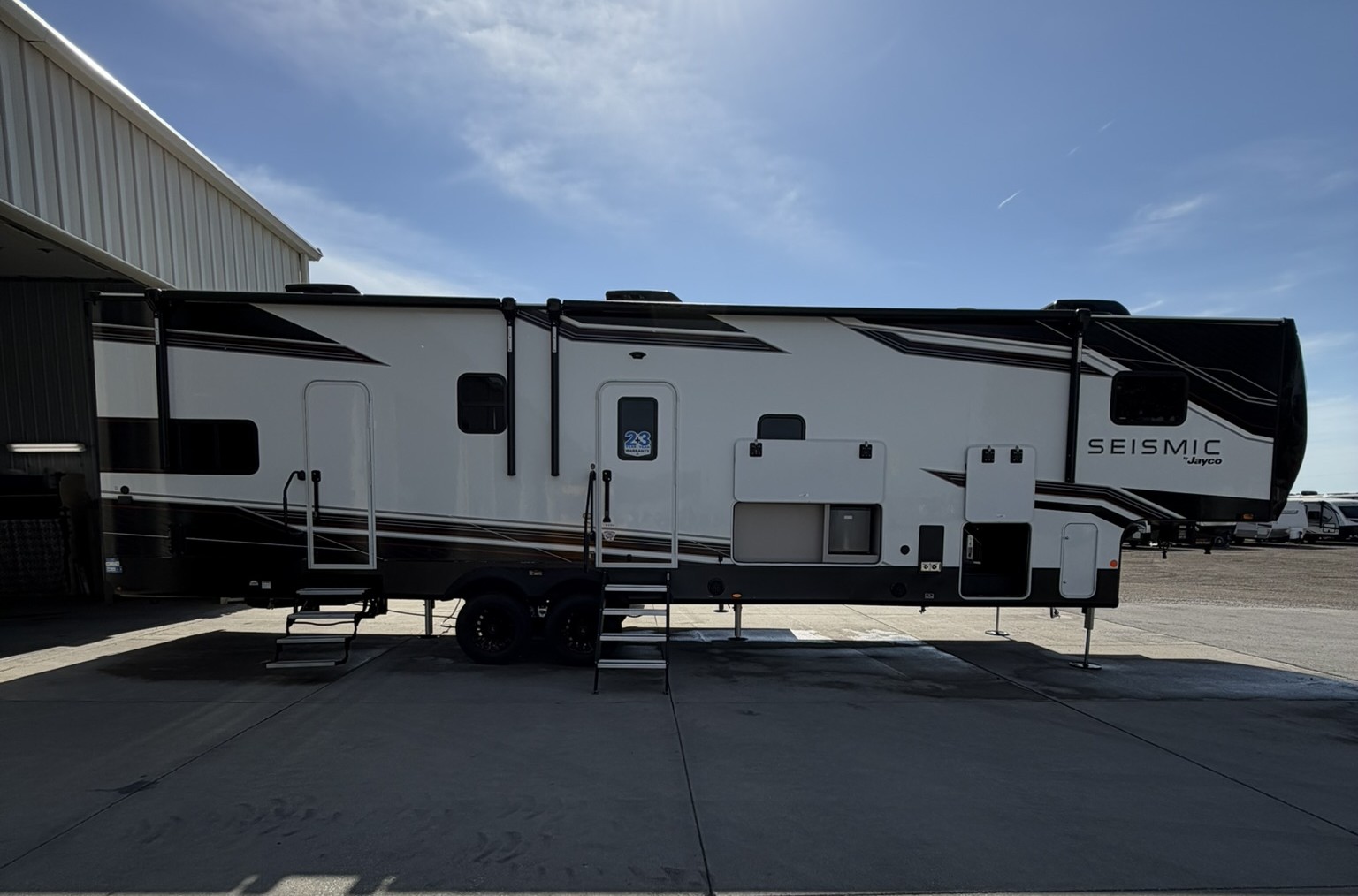 2027 Jayco Seismic 359