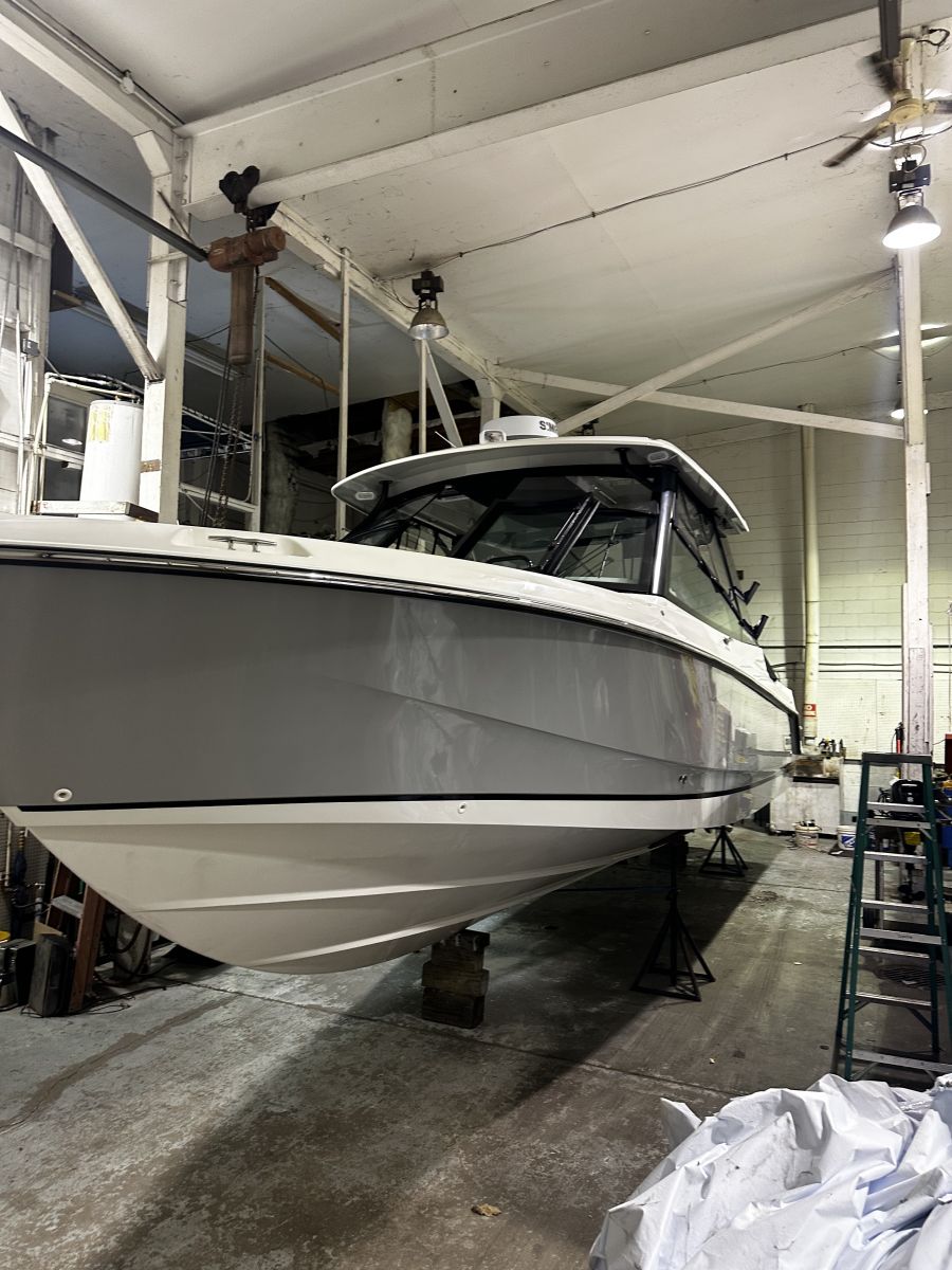 2026 Boston Whaler 330 VANTAGE - Gull Lake Marine
