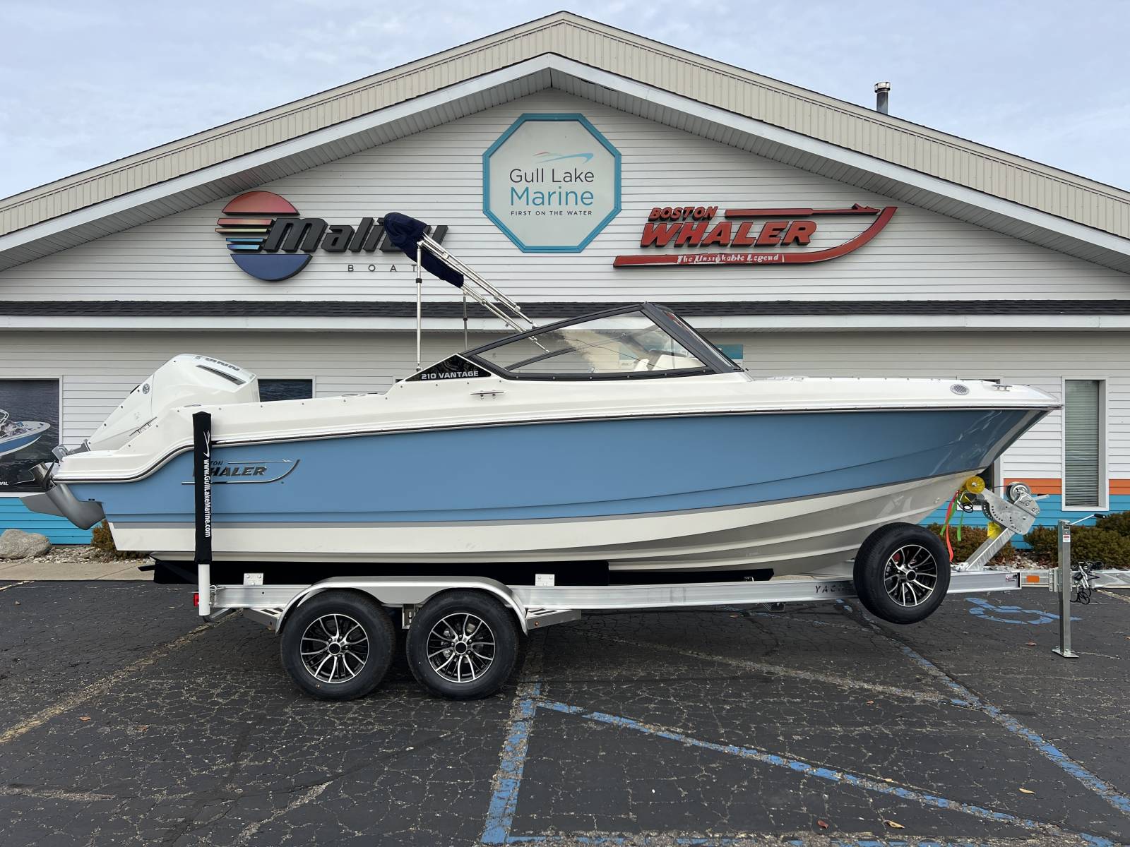 2026 Boston Whaler 210 VANTAGE - Gull Lake Marine