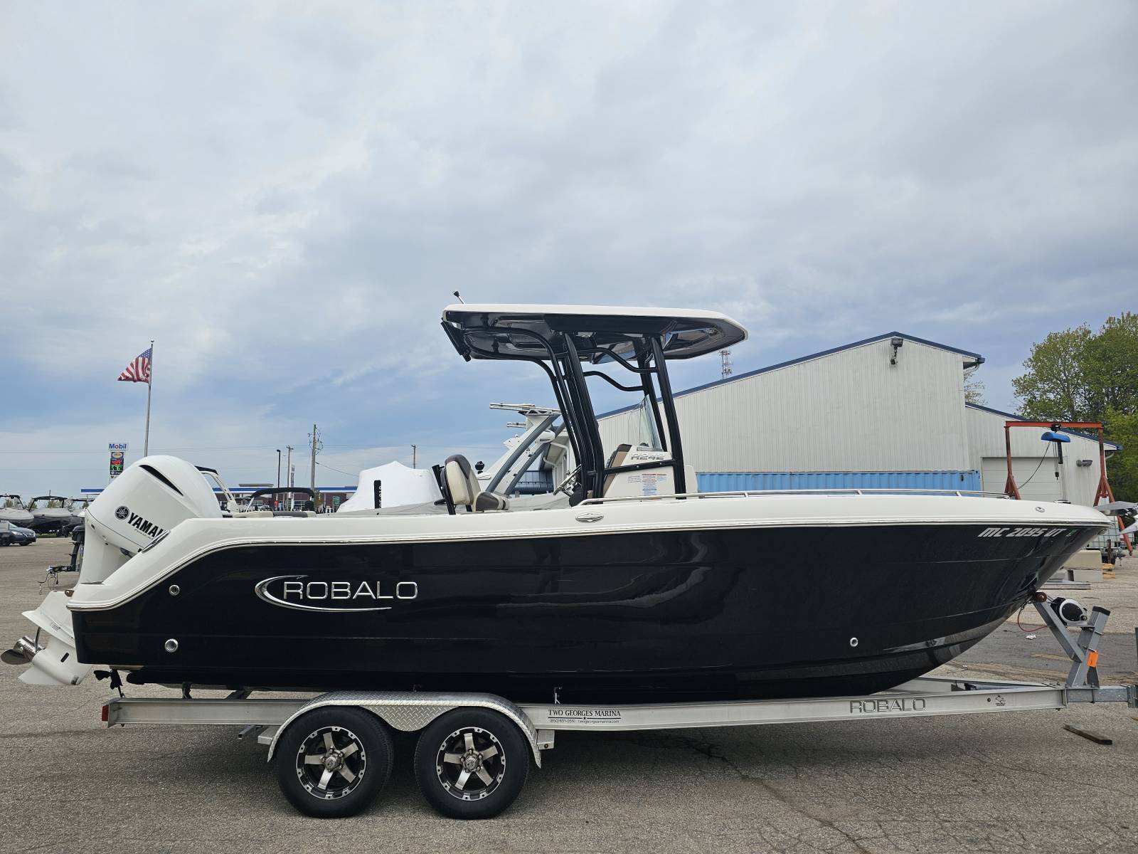 2019 Robalo 242 EXPLORER - Gull Lake Marine