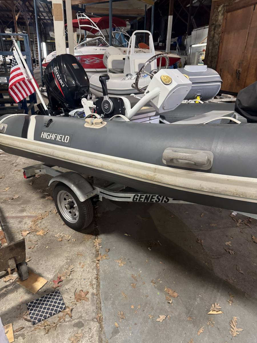2015 Highfield CL380 - Gull Lake Marine