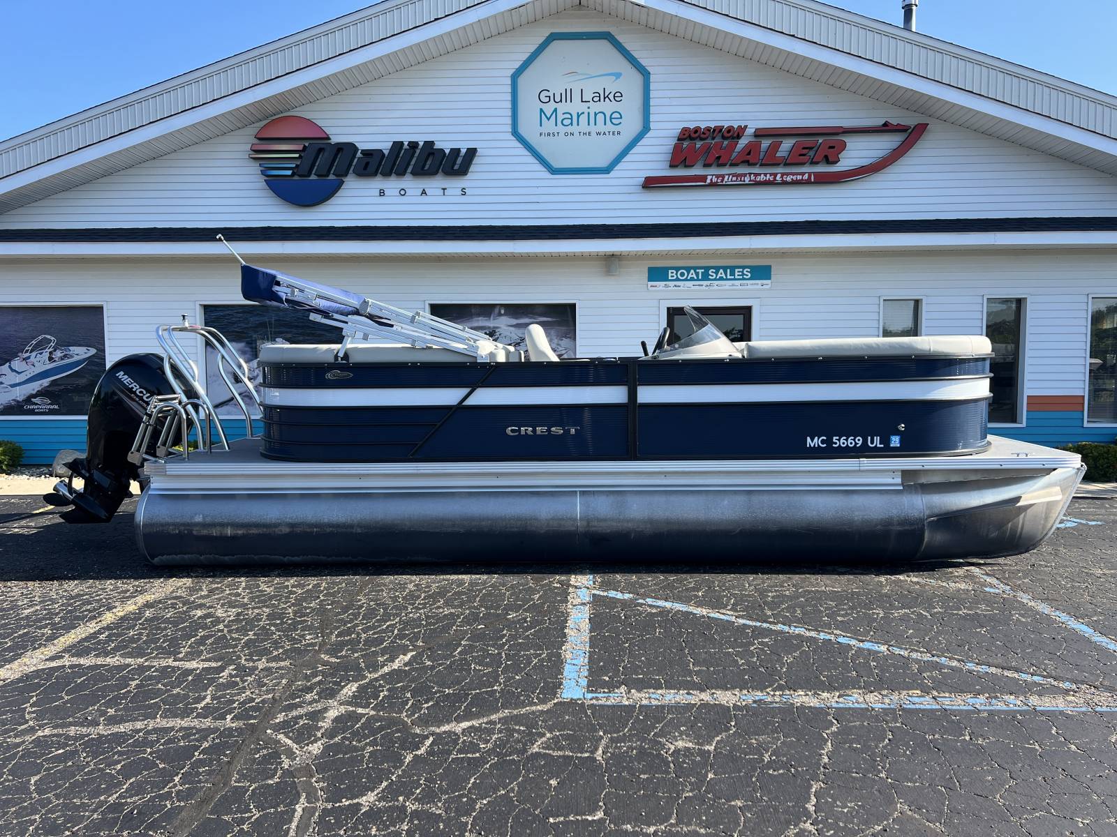 2001 Crest II 20 DL | Gull Lake Marine | Richland, MI | 7954AAA