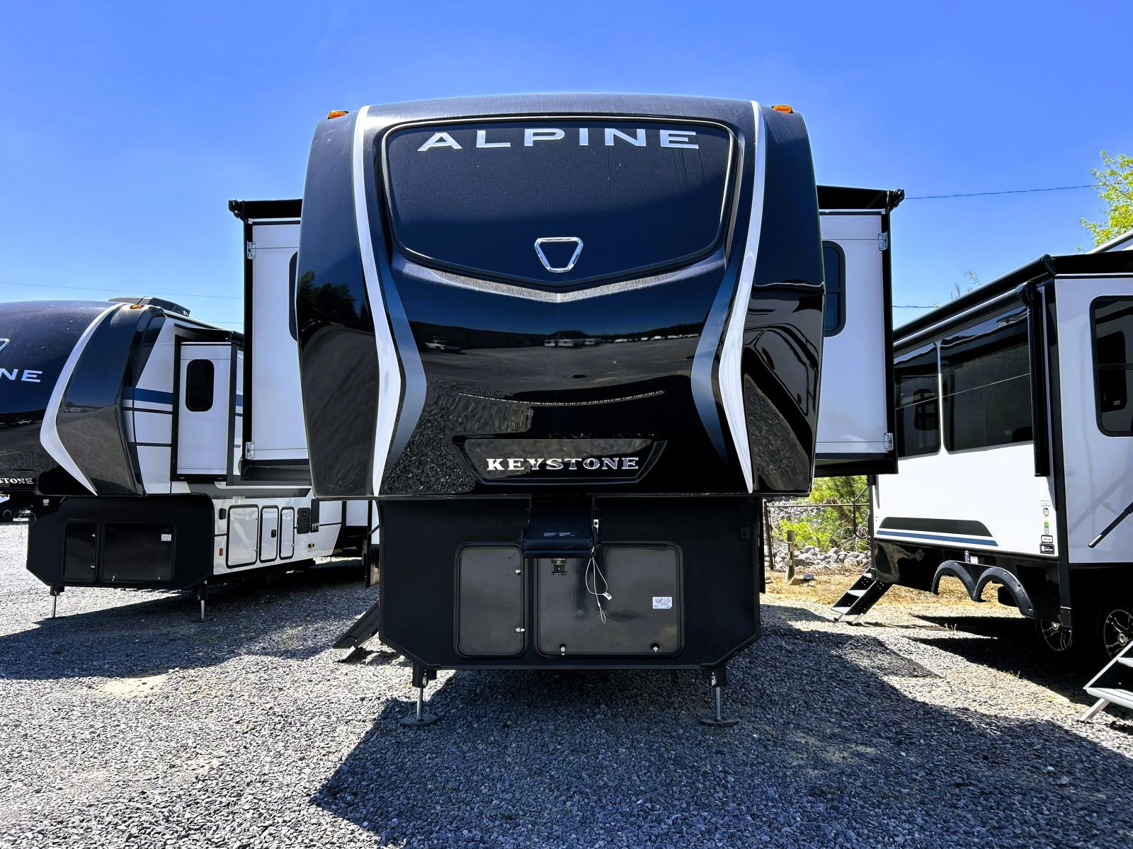 2026 KEYSTONE RV ALPINE 3710 FL - Hall's RV Sales