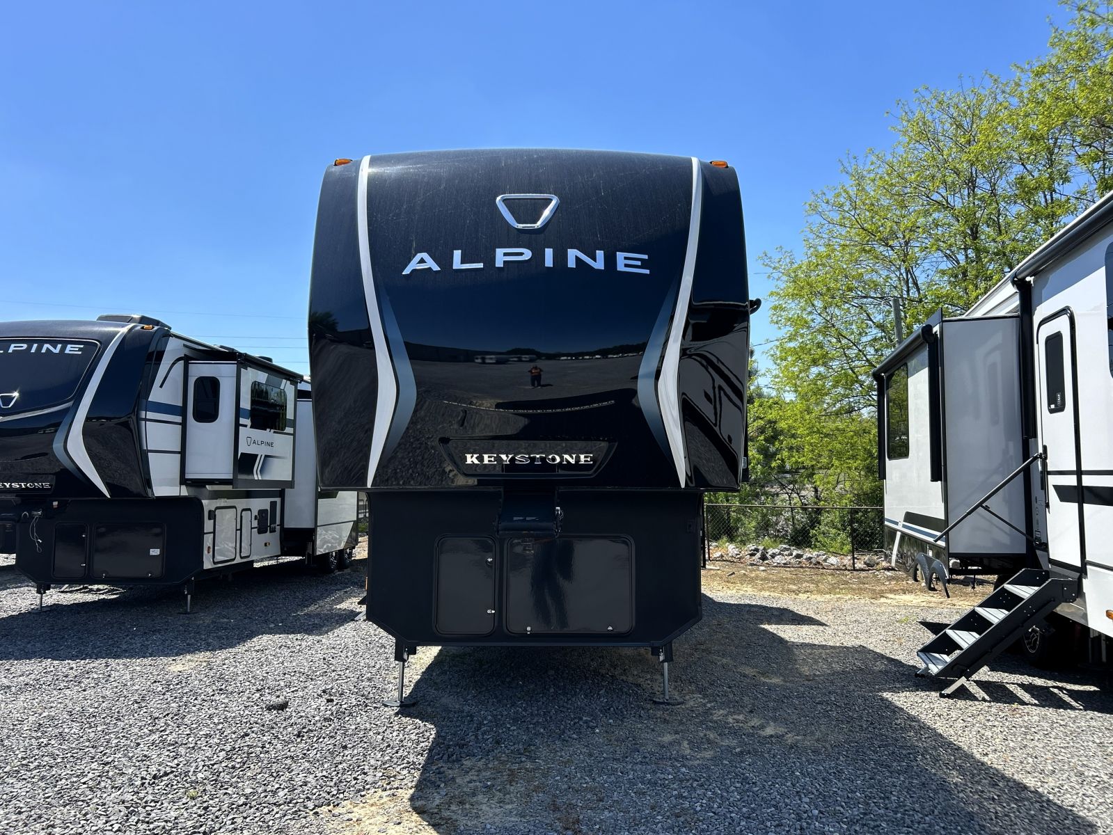 2026 KEYSTONE RV ALPINE 3910 RK - Hall's RV Sales