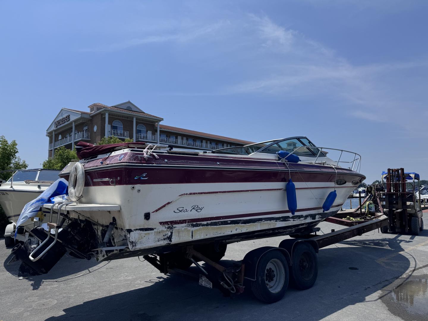 USED 1987 Sea Ray 250 Sundancer - Hutchinson's Boat Works