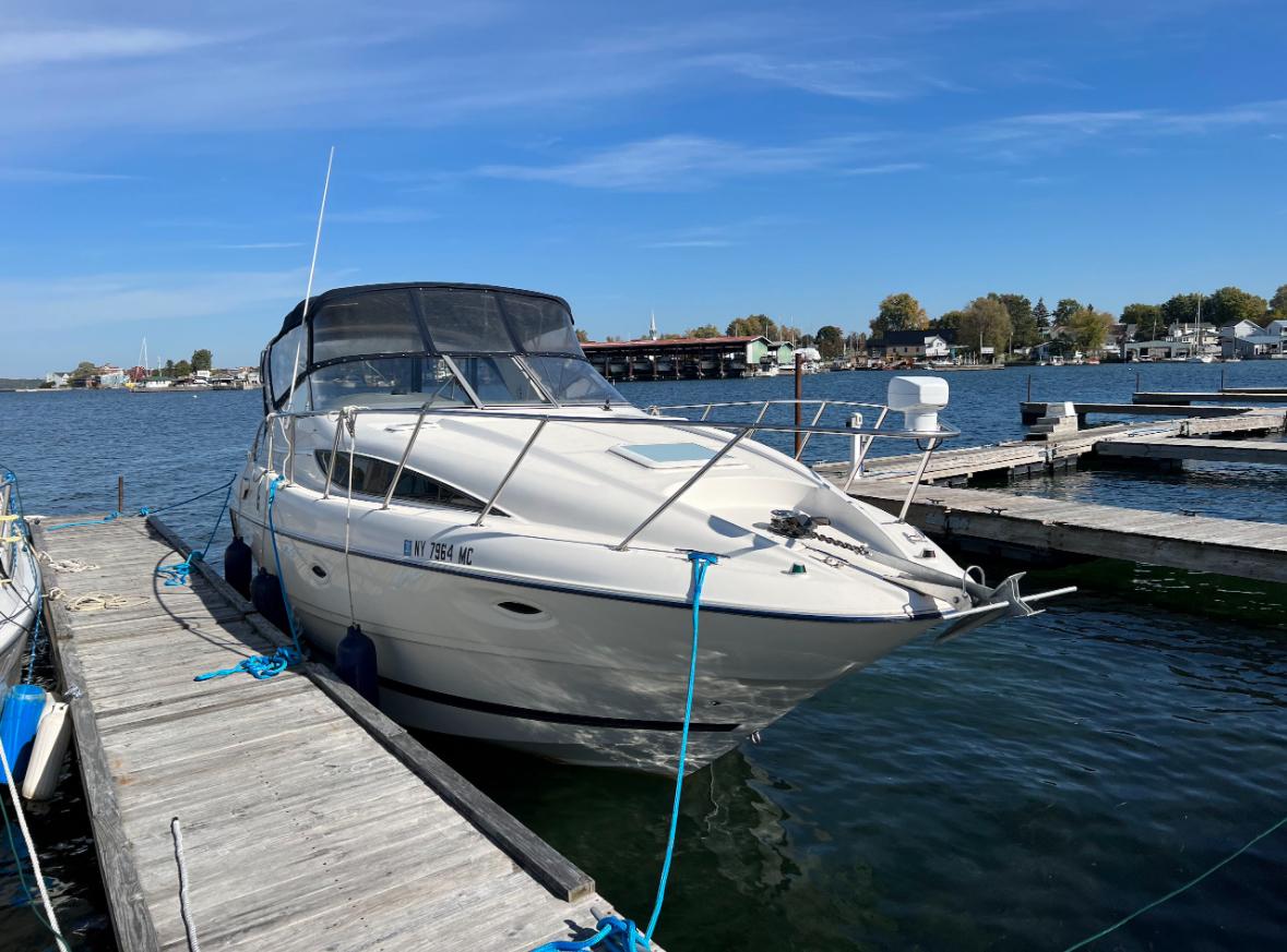 USED 2005 Bayliner Cruiser 305 - Hutchinson's Boat Works