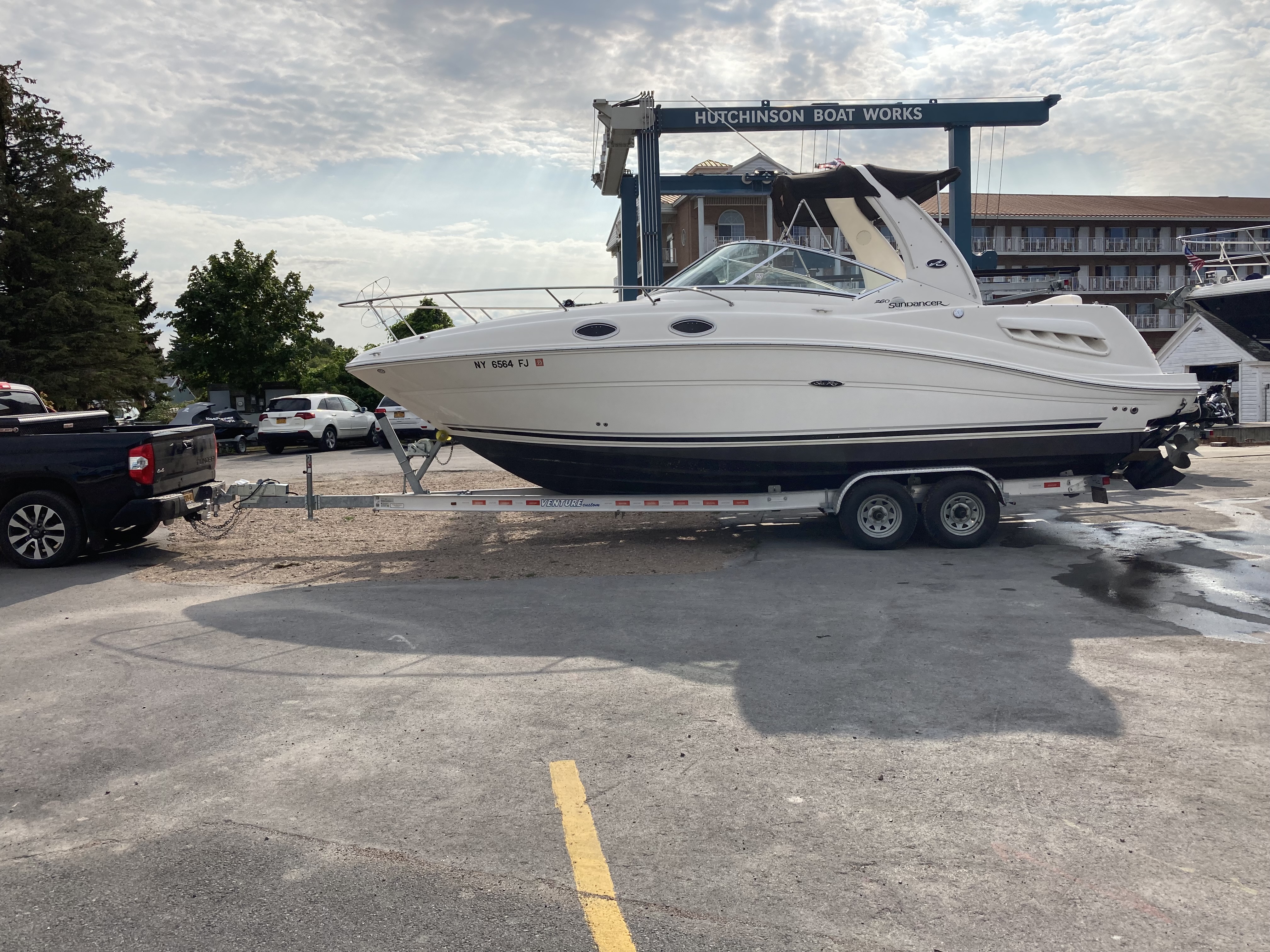 USED 2006 Sea Ray 260 Sundancer - Hutchinson's Boat Works
