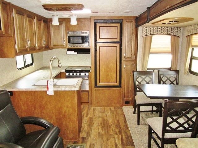 NEW 2018 FOREST RIVER WILDCAT 311RKS - Jack's Campers