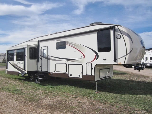USED 2015 JAYCO EAGLE 355MBQS - Jack's Campers