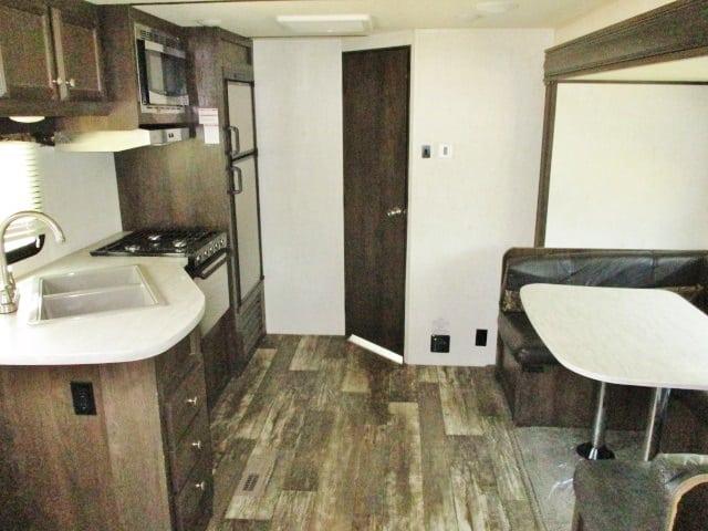 USED 2019 STARCRAFT MOSSY OAK 31BHS - Jack's Campers