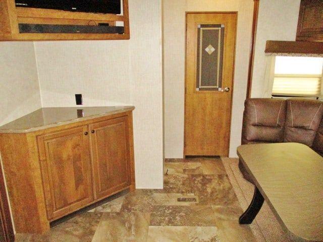 USED 2015 CROSSROADS CAMEO 39 BH - Jack's Campers