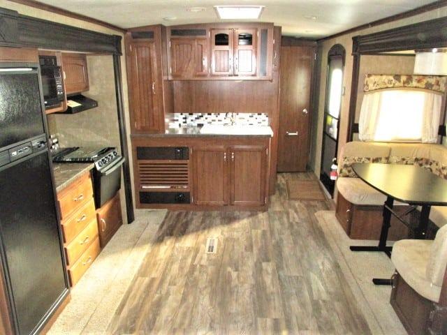 USED 2017 JAYCO WHITE HAWK 31RLKS - Jack's Campers