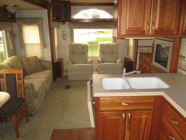 USED 2007 NU WA HITCHHIKER CHAMPAGNE EDITION 35LKRSB - Jack's Campers