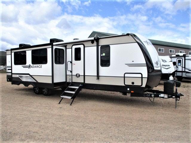 USED 2021 CRUISER RADIANCE 32BH - Jack's Campers