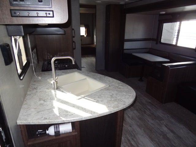 USED 2019 CROSSROADS LONGHORN 328SB - Jack's Campers