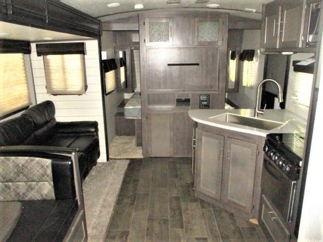 USED 2019 CROSSROADS SUNSET TRAIL SUPERLITE 289QB - Jack's Campers