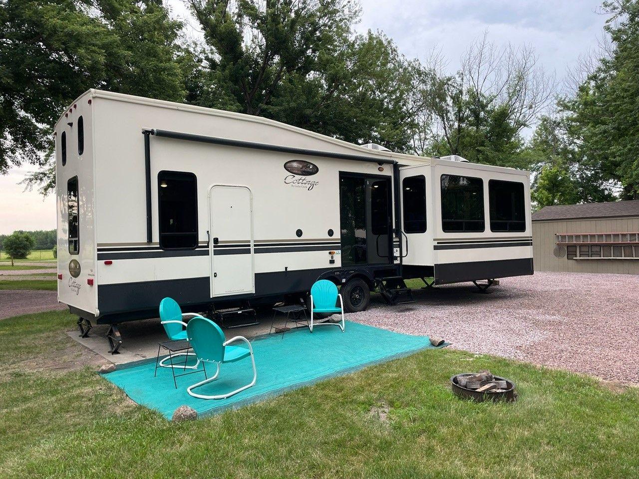 2020 FOREST RIVER COTTAGE 40 CL - Jack's Campers