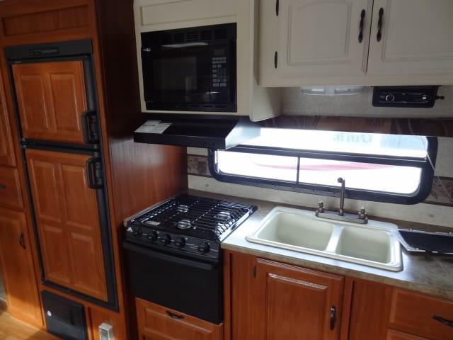 USED 2009 KEYSTONE OUTBACK 280RS - Jack's Campers