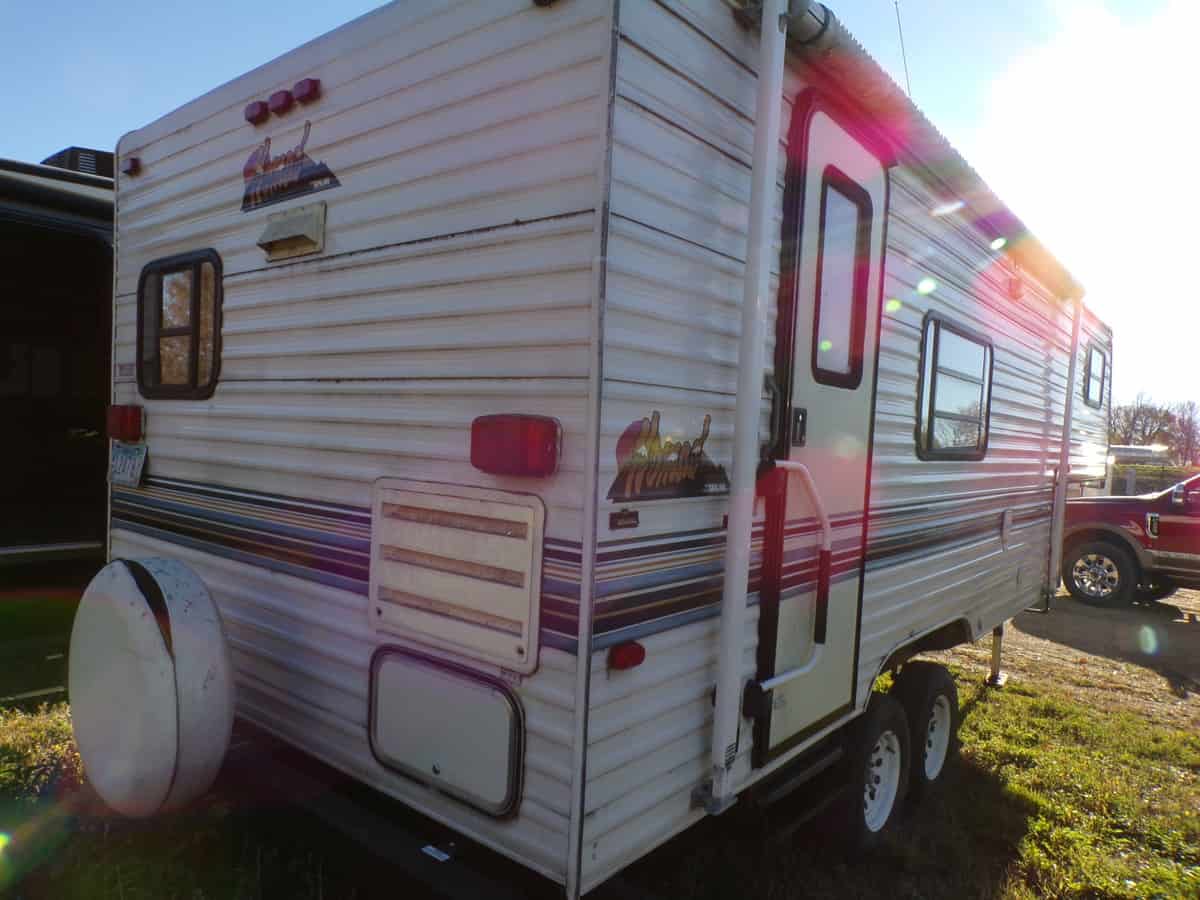 SOLD USED 1999 Skyline Nomad 245LF Lake Crystal, MN