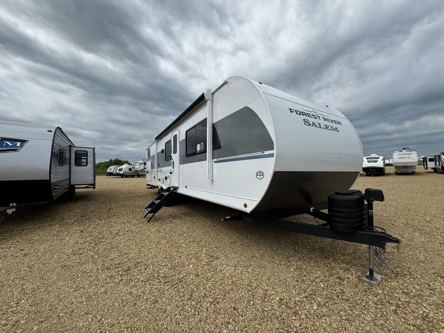 NEW 2025 Forest River Salem 33TSX - Kroubetz Lakeside Campers