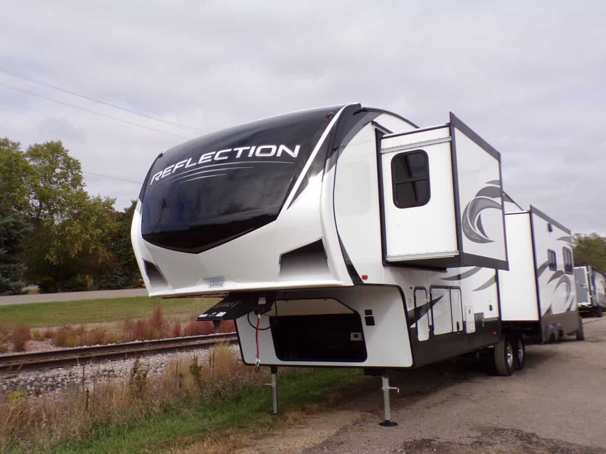 NEW 2022 Grand Design Reflection 341RDS - Kroubetz Lakeside Campers