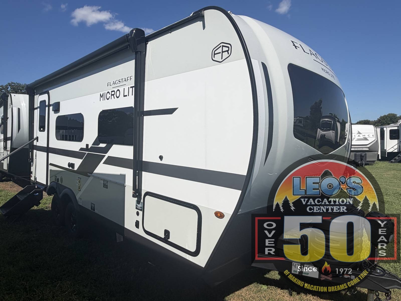 NEW 2027 Forest River FLAGSTAFF MICRO-LITE 21FBRS - Leo's Vacation Center