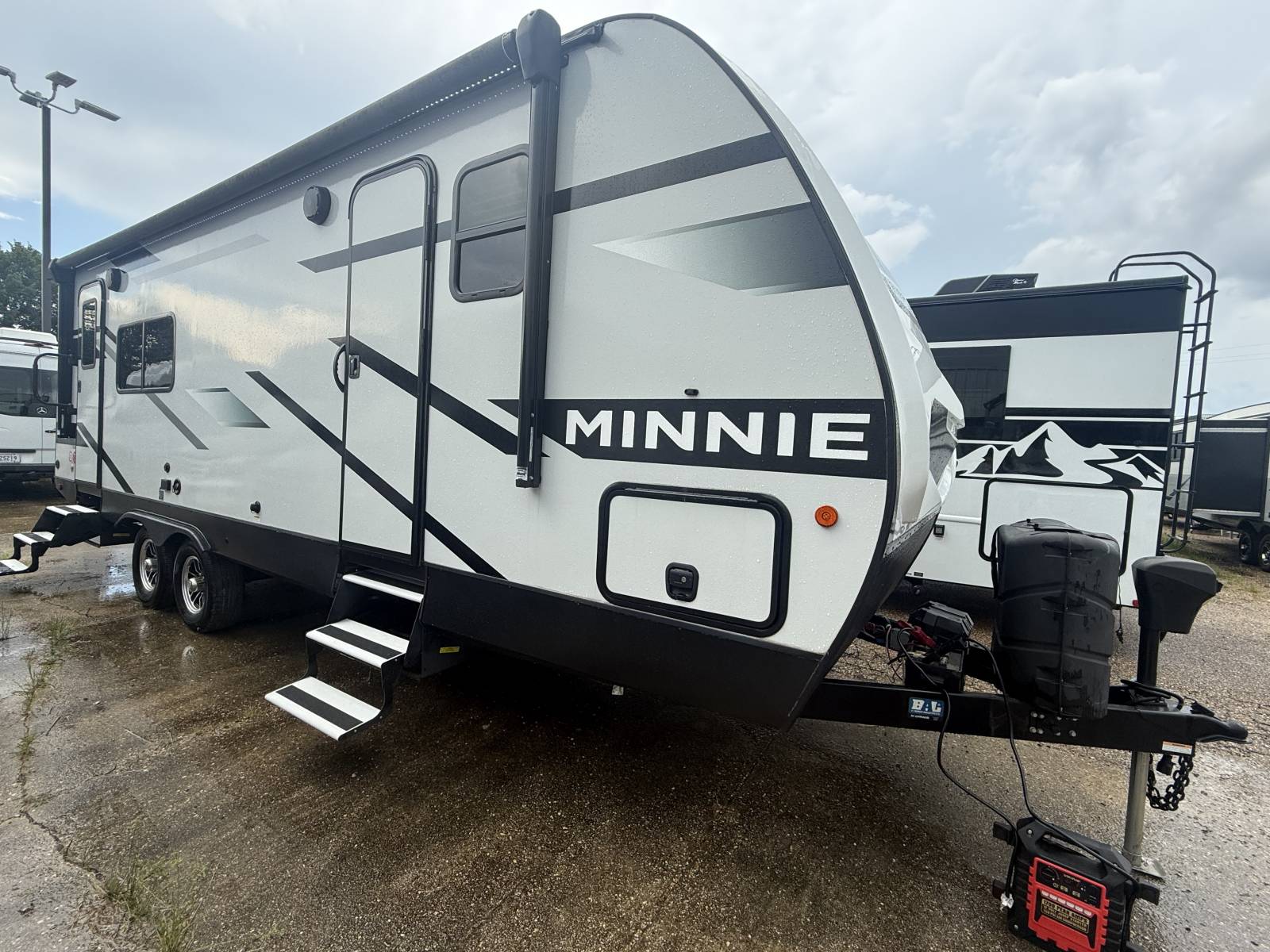2023 WINNEBAGO MINNIE 2529RG - Miller's RV