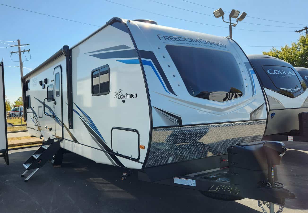 NEW 2023 Coachmen Freedom Express 294BHDS St. Louis, MO