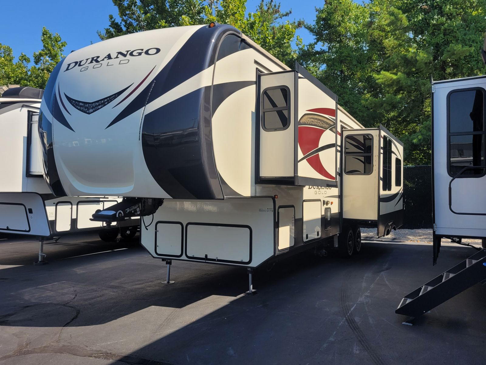 2017 K Z Durango 355RLT | Midwest RV Center | St. Louis, MO | 8496AAA