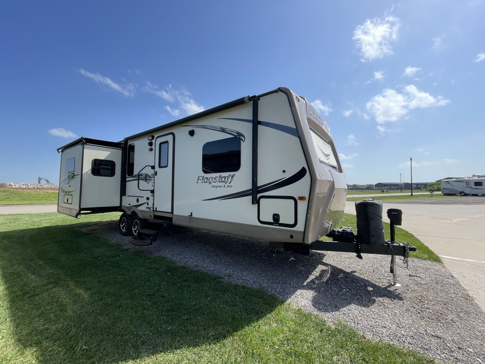 2017 Forest River FLAGSTAFF SUPER LITE 27RLWS - Premier RV
