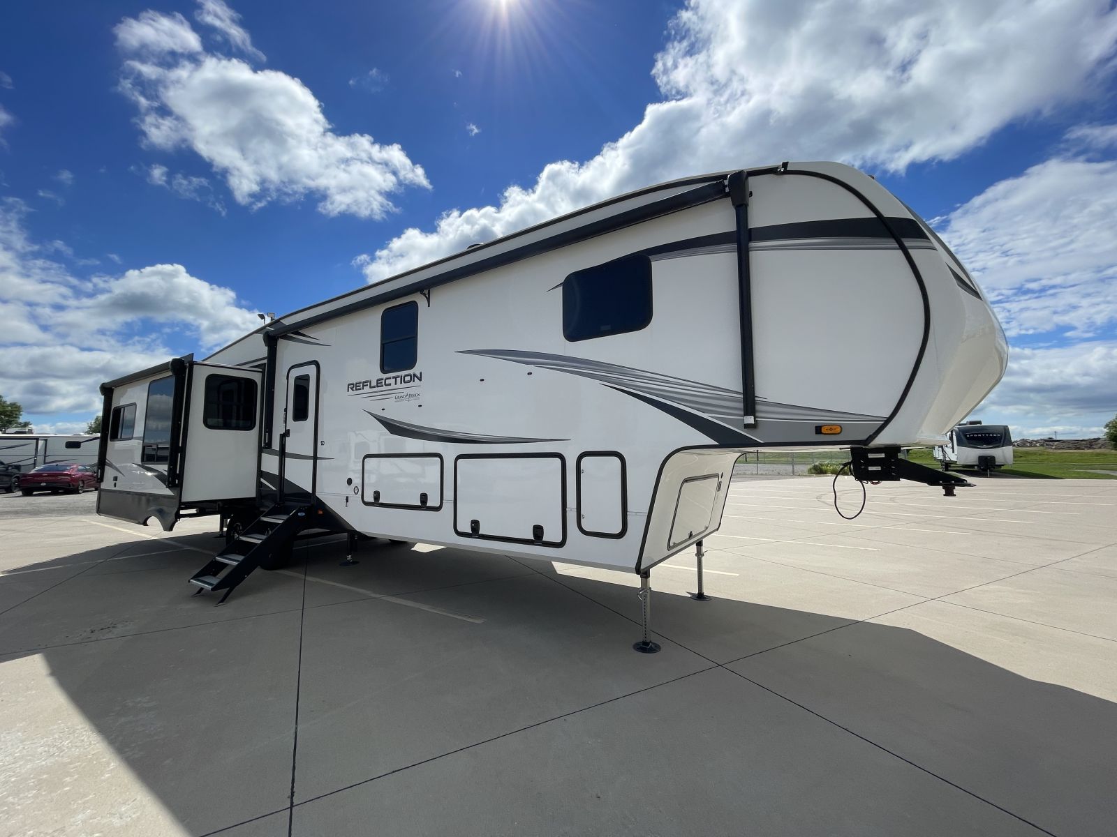 2024 Grand Design REFLECTION 367BHS - Premier RV