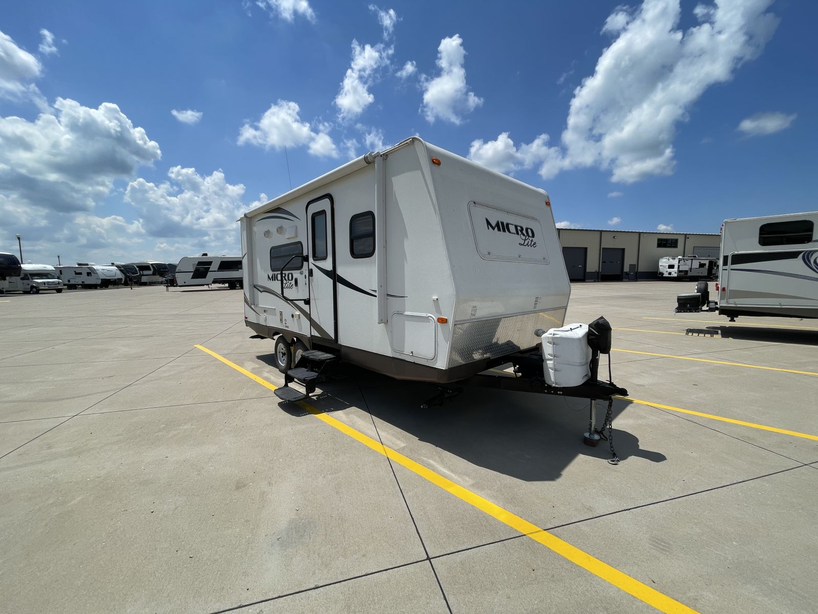 2014 Forest River FLAGSTAFF MICRO LITE 21DS - Premier RV